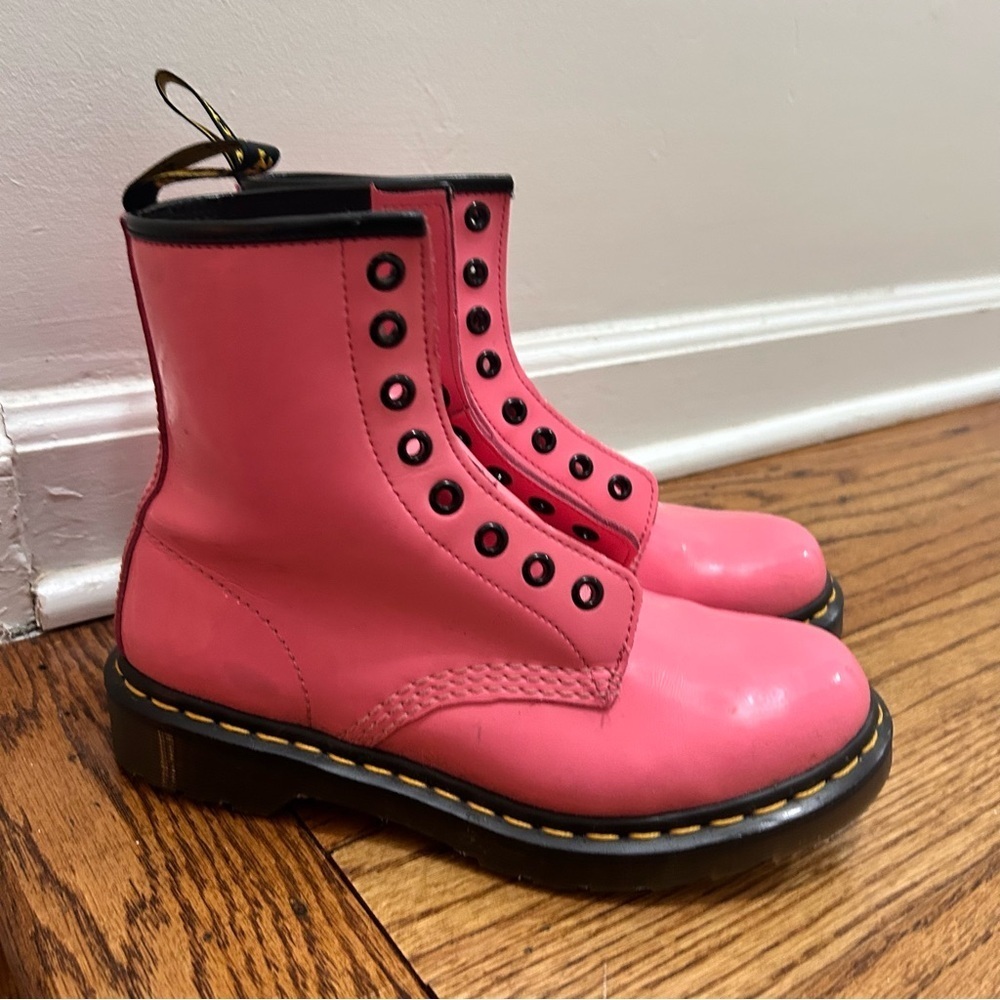 Dr. Martens 1460 boots in Bubblegum pink‎ patent leather